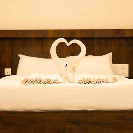 The King'S Meadows Hotel Golhalli ภายนอก รูปภาพ
