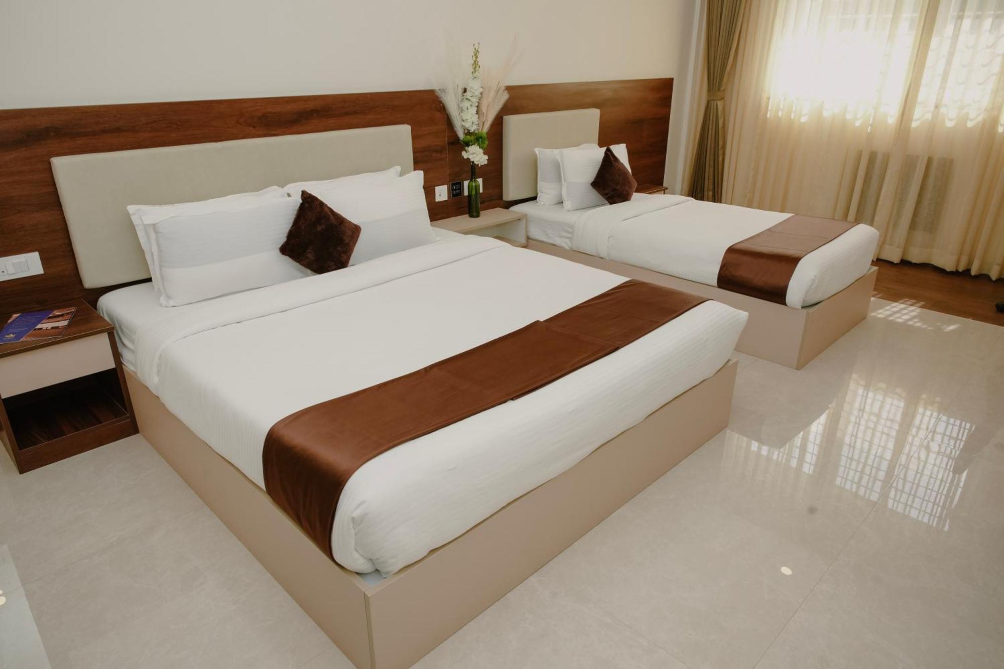 The King'S Meadows Hotel Golhalli ภายนอก รูปภาพ