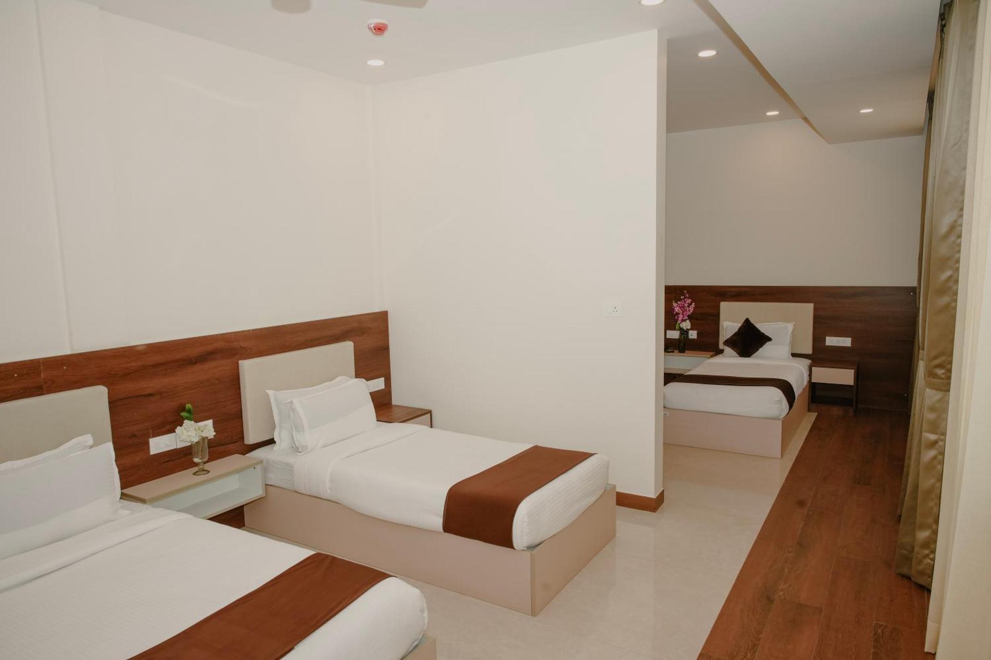 The King'S Meadows Hotel Golhalli ภายนอก รูปภาพ