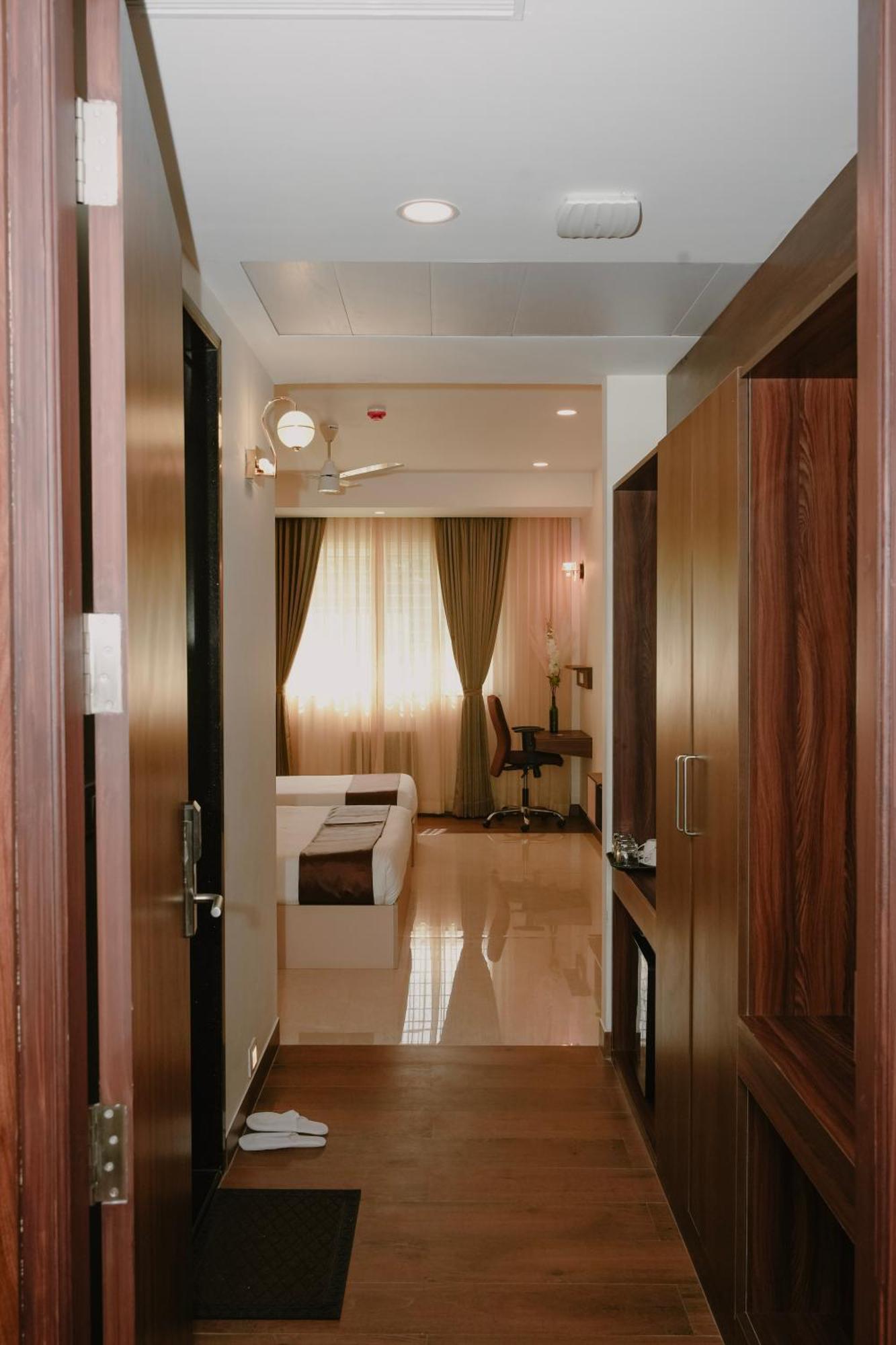 The King'S Meadows Hotel Golhalli ภายนอก รูปภาพ