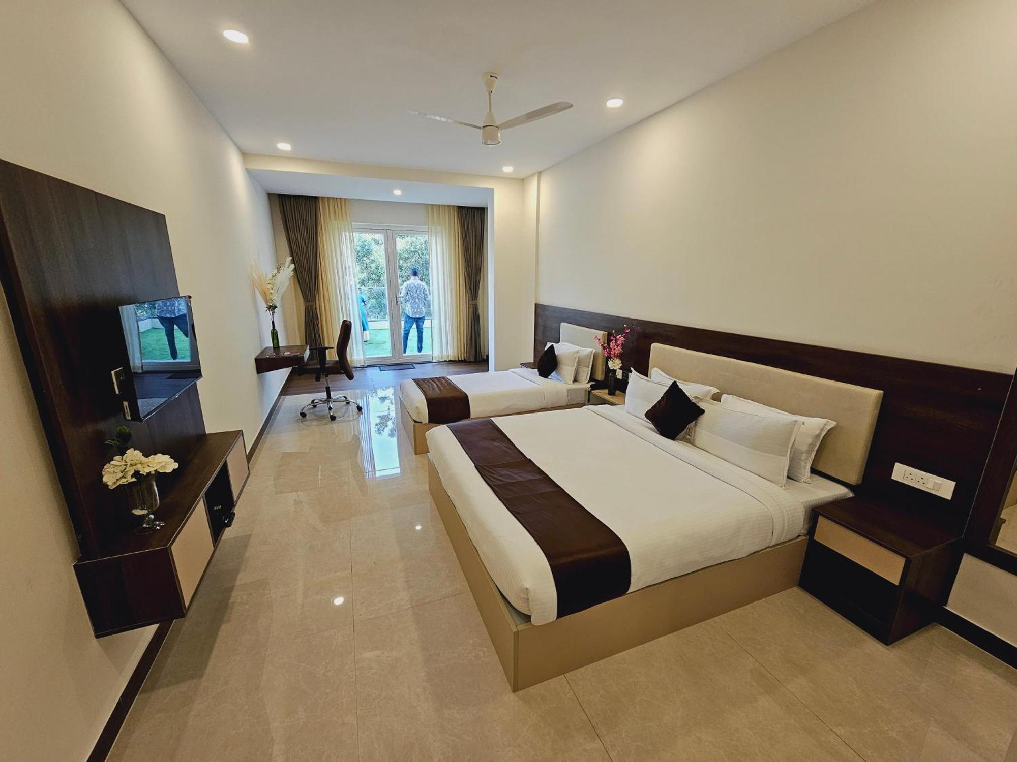 The King'S Meadows Hotel Golhalli ภายนอก รูปภาพ