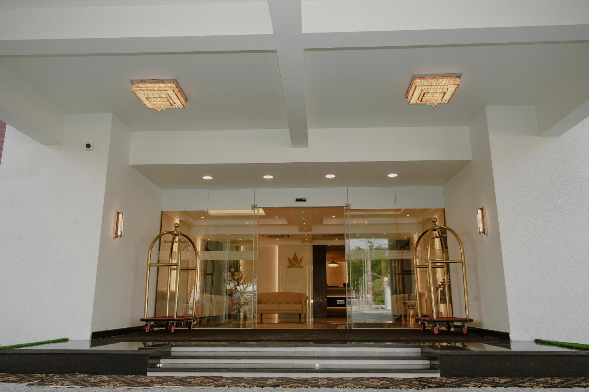 The King'S Meadows Hotel Golhalli ภายนอก รูปภาพ