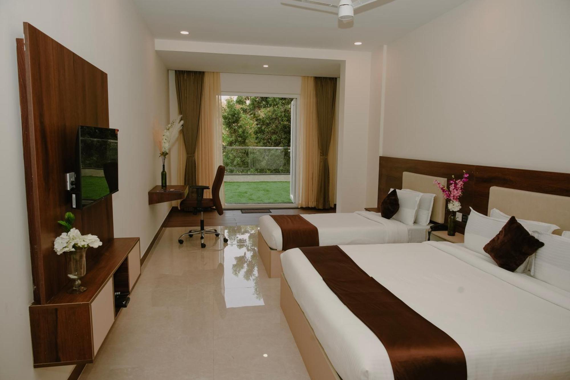 The King'S Meadows Hotel Golhalli ภายนอก รูปภาพ