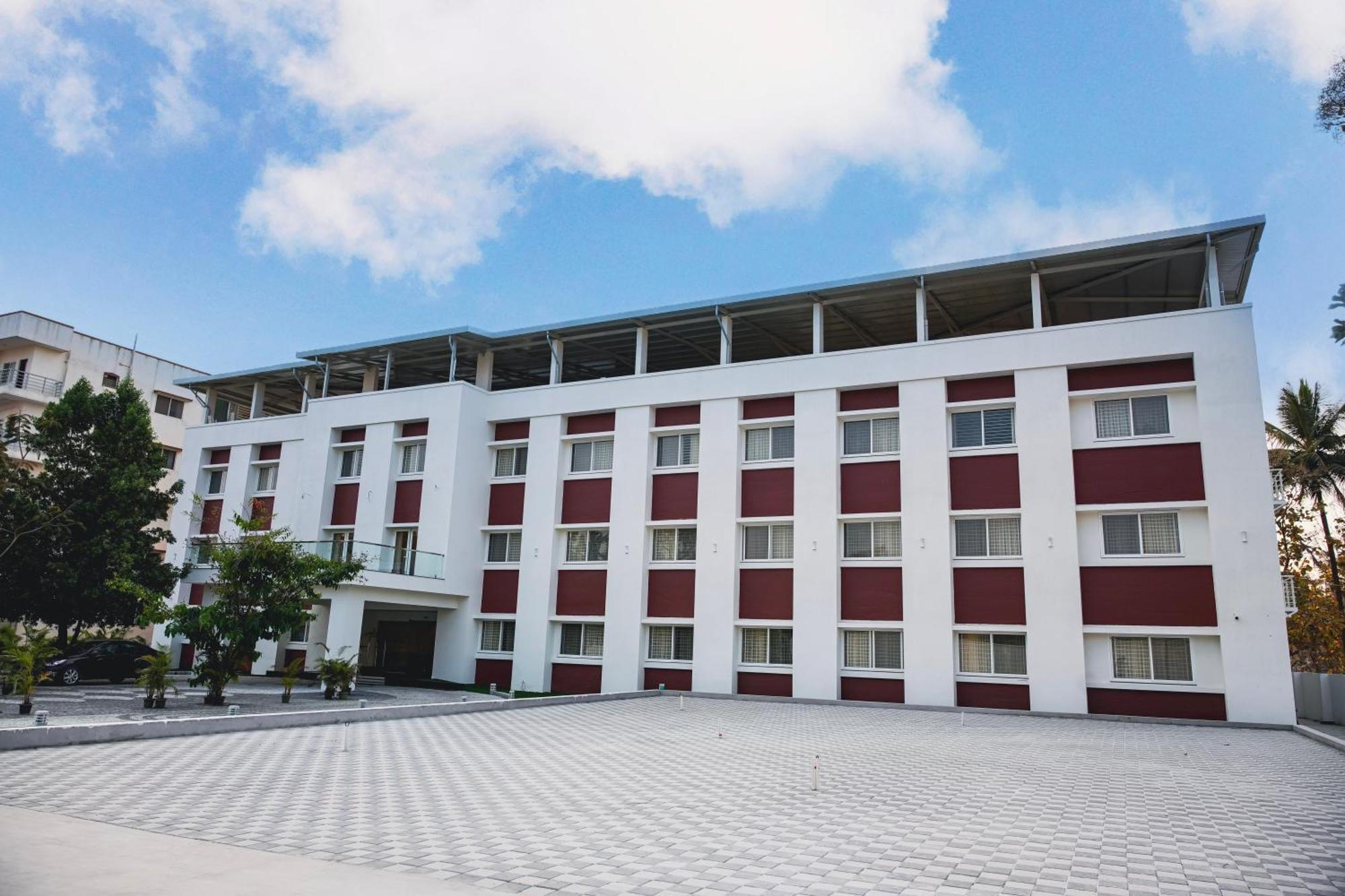 The King'S Meadows Hotel Golhalli ภายนอก รูปภาพ