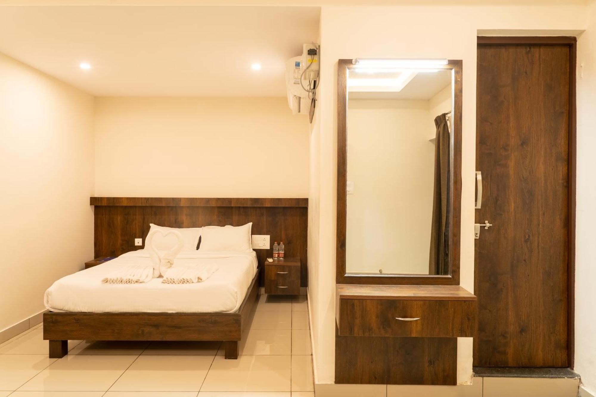 The King'S Meadows Hotel Golhalli ภายนอก รูปภาพ
