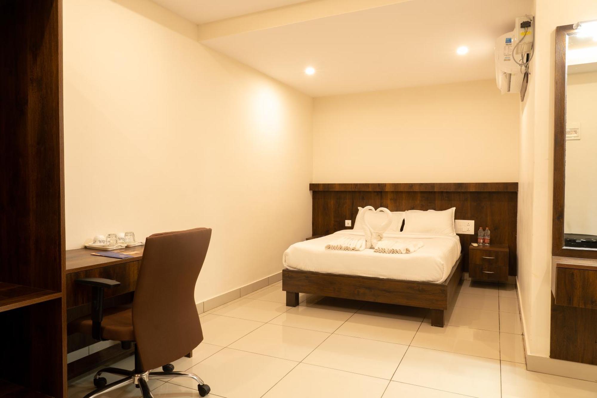 The King'S Meadows Hotel Golhalli ภายนอก รูปภาพ